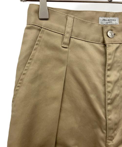 URBAN RESEARCH（アーバンリサーチ）URBAN RESEARCH (アーバンリサーチ) SHIOTA (シオタ) WIDE CINOH PANTS ベージュ サイズ:34の古着・服飾アイテム