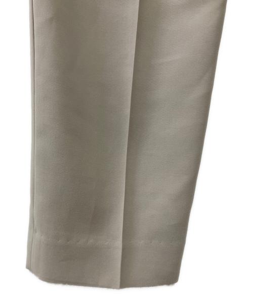 ADORE（アドーア）ADORE (アドーア) イージーツイルドロストテーパードパンツ ベージュ サイズ:38の古着・服飾アイテム