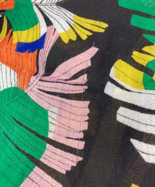 INOUI EDITIONS（イヌイエディションズ）INOUI EDITIONS (イヌイエディションズ) リーフ柄ストール マルチカラーの古着・服飾アイテム