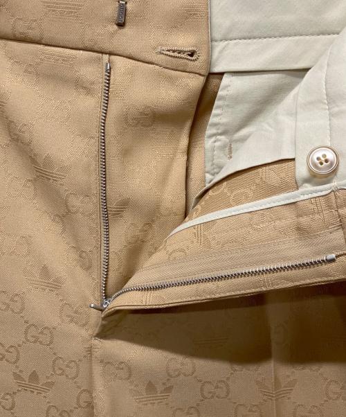 GUCCI（グッチ）GUCCI (グッチ) adidas (アディダス) 22SS ×adidas GG Trefoil Jacquard Shorts/GGジャガード トレフォイル ハーフパンツ  ベージュ サイズ:48の古着・服飾アイテム