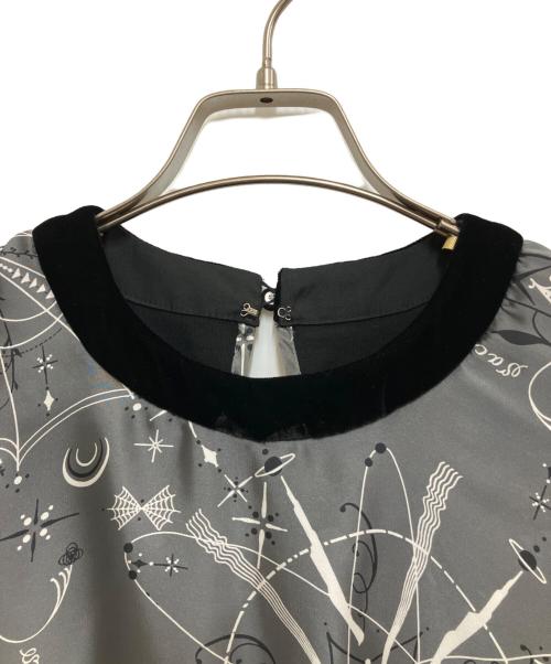 sacai（サカイ）sacai (サカイ) Dr.Woo バンダナTシャツ グレー サイズ:1の古着・服飾アイテム