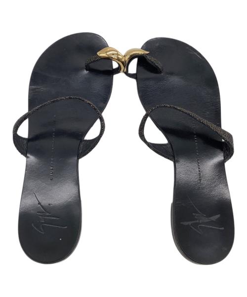 GIUSEPPE ZANOTTI（ジュゼッペザノッティ）GIUSEPPE ZANOTTI (ジュゼッペザノッティ) オヤユビプレートサンダル ブラック サイズ:38の古着・服飾アイテム