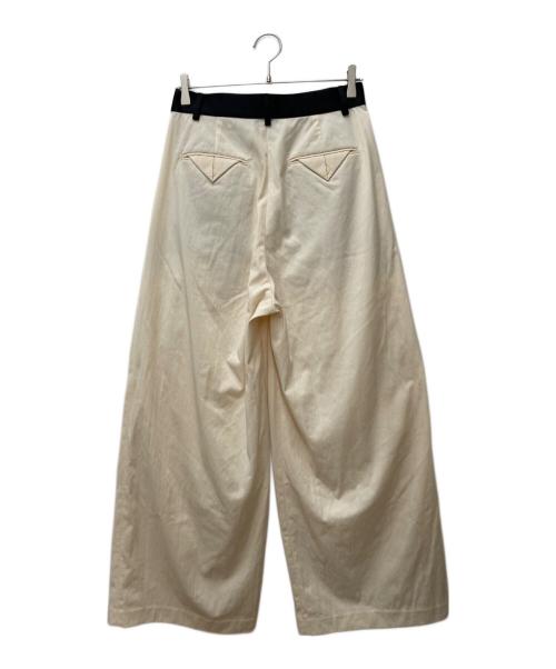 Adam et Rope（アダム エ ロペ）Adam et Rope (アダム エ ロペ) バイカラーベルトドレスパンツ アイボリー サイズ:38の古着・服飾アイテム