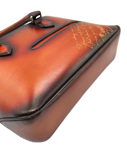 Berluti（ベルルッティ）Berluti (ベルルッティ) Toujours Gulliver カリグラフィ スクリット 2WAYショルダーバッグ ブラウンの古着・服飾アイテム