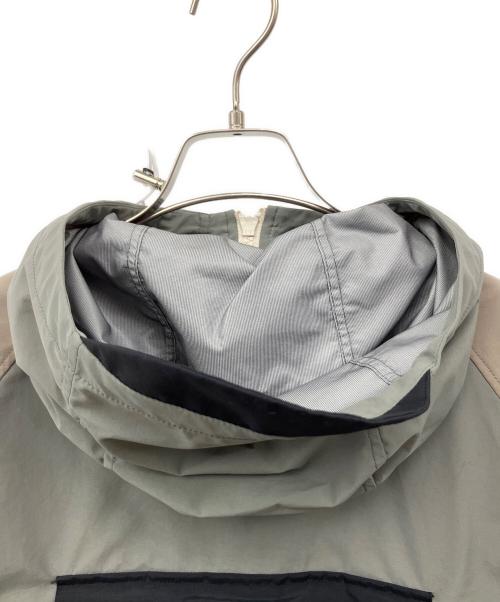 SYUMAN.（シュウマン）SYUMAN. (シュウマン) ナイロンフーデッドジャケット グレー×ベージュ サイズ:１の古着・服飾アイテム