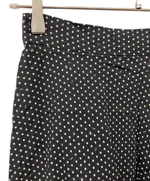 J&M DAVIDSON（ジェイ＆エム デヴィッドソン）J&M DAVIDSON (ジェイ＆エム デヴィッドソン) ロゴ ドット プリント タックスカート ブラック サイズ:6の古着・服飾アイテム
