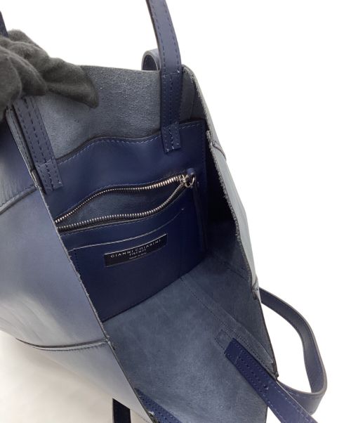 GIANNI CHIARINI（ジャンニ キアリーニ）GIANNI CHIARINI (ジャンニ キアリーニ) スーパーライトトートバッグ ネイビーの古着・服飾アイテム