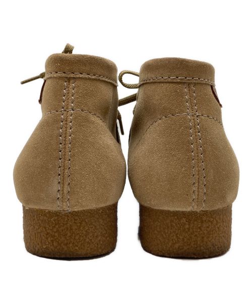 CLARKS（クラークス）CLARKS (クラークス) ワラビーシューズ ベージュ サイズ:27.5の古着・服飾アイテム