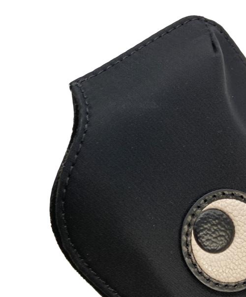 ANYA HINDMARCH（アニヤ・ハインドマーチ）ANYA HINDMARCH (アニヤハインドマーチ) Sunglasses Holder Eyes ブラックの古着・服飾アイテム