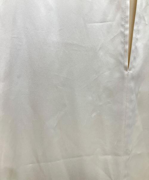 ETRE TOKYO（エトレトウキョウ）ETRE TOKYO (エトレトウキョウ) スリーブレスショルダータックサテンワンピース アイボリー サイズ:Fの古着・服飾アイテム