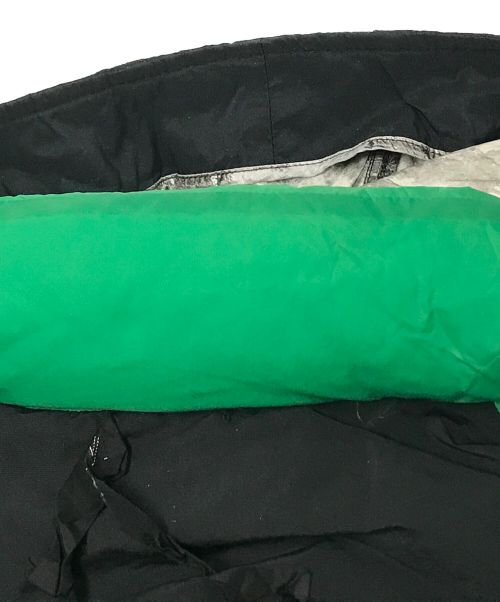 N°21（ヌメロヴェントゥーノ）N°21 (ヌメロヴェントゥーノ) メタリック フーデッドナイロン ダウンジャケット グリーン サイズ:XSの古着・服飾アイテム