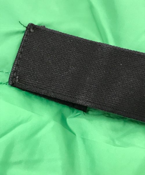 N°21（ヌメロヴェントゥーノ）N°21 (ヌメロヴェントゥーノ) メタリック フーデッドナイロン ダウンジャケット グリーン サイズ:XSの古着・服飾アイテム