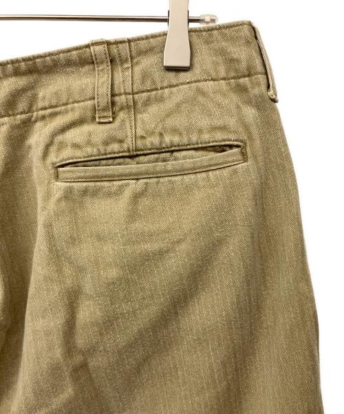 BEAMS PLUS（ビームスプラス）BEAMS PLUS (ビームスプラス) ヘリンボーンツイルパンツ カーキ サイズ:Mの古着・服飾アイテム