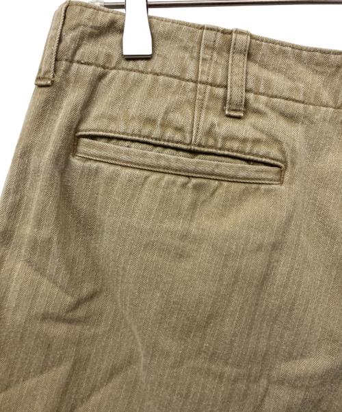 BEAMS PLUS（ビームスプラス）BEAMS PLUS (ビームスプラス) ヘリンボーンツイルパンツ カーキ サイズ:Mの古着・服飾アイテム