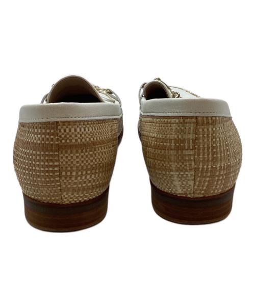 artemis by DIANA（アルテミスバイダイアナ）artemis by DIANA (アルテミスバイダイアナ) ビットローファー ホワイト×ベージュ サイズ:24cmの古着・服飾アイテム