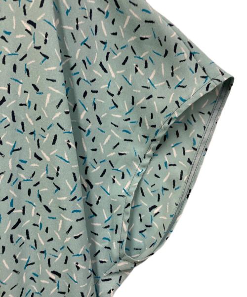 UNTITLED（アンタイトル）UNTITLED (アンタイトル) フェザープリント ボウタイワンピース スカイブルー サイズ:46の古着・服飾アイテム