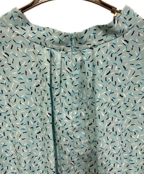 UNTITLED（アンタイトル）UNTITLED (アンタイトル) フェザープリント ボウタイワンピース スカイブルー サイズ:46の古着・服飾アイテム