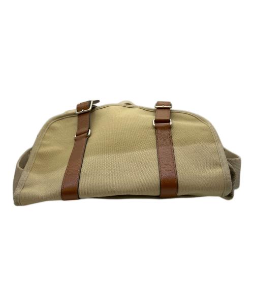 TOUT Y EST（トゥティエ）TOUT Y EST (トゥティエ) SAC BOUT SMALL ベージュの古着・服飾アイテム