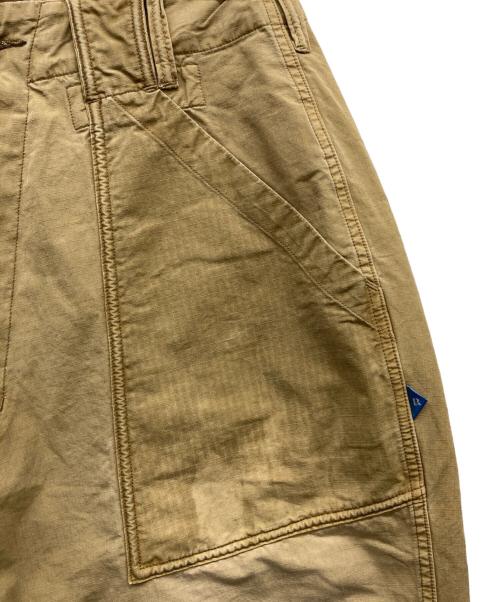 Liberaiders（リベレイダース）Liberaiders (リベレイダース) GARMENTDYED RIPSTOP SARROUEL PANTS ベージュ サイズ:MEDIUM XXXⅡの古着・服飾アイテム
