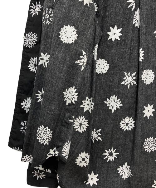 BLACK COMME des GARCONS（ブラックコムデギャルソン）BLACK COMME des GARCONS (ブラックコムデギャルソン) グラフィック ラッフルシャツ ブラック サイズ:XSの古着・服飾アイテム