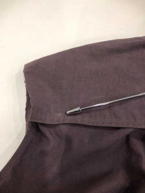 LOW CLASSIC（ロウクラシック）LOW CLASSIC (ロウクラシック) SHIRRING SLEEVELESS DRESS ブラウン サイズ:Sの古着・服飾アイテム