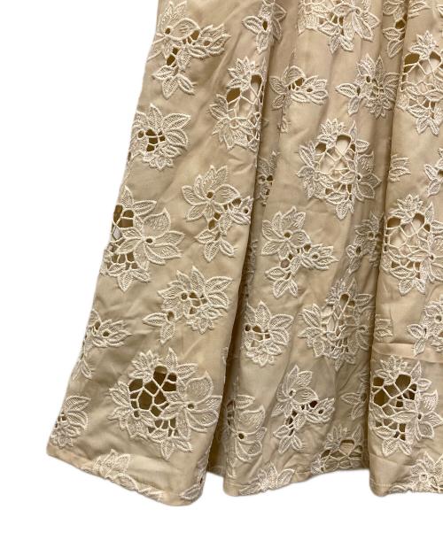 PROPORTION BODY DRESSING（プロポーションボディドレッシング）PROPORTION BODY DRESSING (プロポーションボディドレッシング) フラワーエンブロイダリーワンピース ベージュ サイズ:Sの古着・服飾アイテム