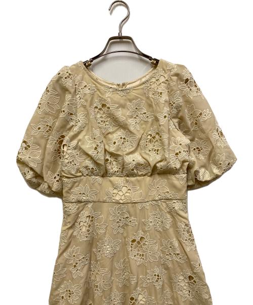 PROPORTION BODY DRESSING（プロポーションボディドレッシング）PROPORTION BODY DRESSING (プロポーションボディドレッシング) フラワーエンブロイダリーワンピース ベージュ サイズ:Sの古着・服飾アイテム