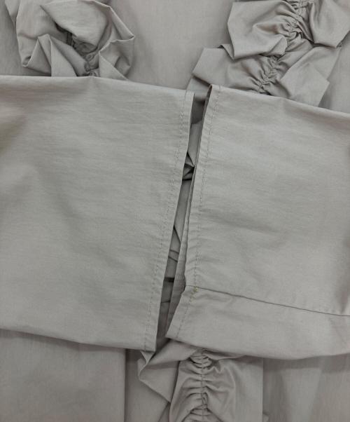 LE STREGHE（レストレーゲ）LE STREGHE (レストレーゲ) フリルブラウス ベージュ サイズ:不明の古着・服飾アイテム