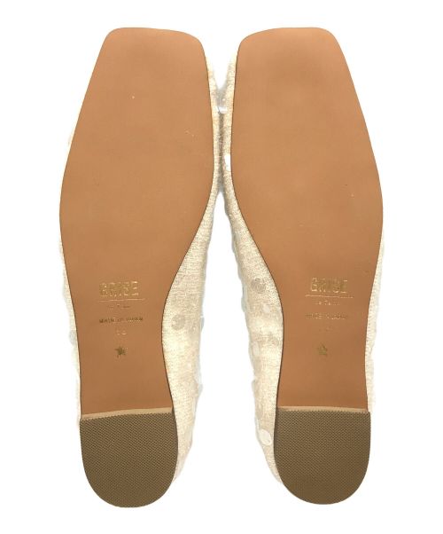 Le Talon GRISE（ル タロン グリーズ）Le Talon GRISE (ル タロン グリーズ) スクエアプリーツフラット ベージュ サイズ:22の古着・服飾アイテム