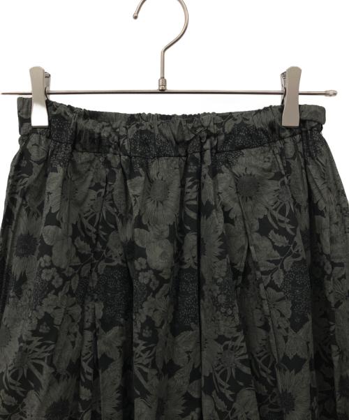 KAGURE（カグレ）kagure (カグレ) URBAN RESEARCH (アーバンリサーチ) リバティプリントスカート かぐれ グレー サイズ:F　の古着・服飾アイテム