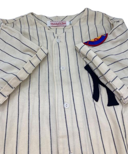 MITCHELL & NESS（ミッチェルアンドネス）MITCHELL & NESS (ミッチェルアンドネス) ベースボールシャツ アイボリー サイズ:Lの古着・服飾アイテム