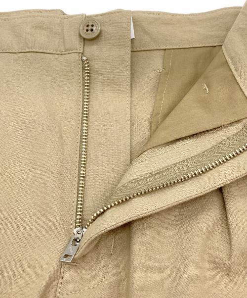 WTAPS（ダブルタップス）WTAPS (ダブルタップス) TUCK SHORTS COTTON CANVAS ベージュ サイズ:X 01の古着・服飾アイテム