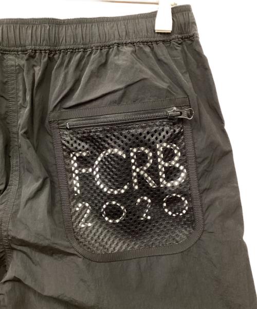 F.C.R.B.（エフシーレアルブリストル）F.C.R.B. (エフシーレアルブリストル) MESH BACK POCKET SHORTS ブラック サイズ:Mの古着・服飾アイテム