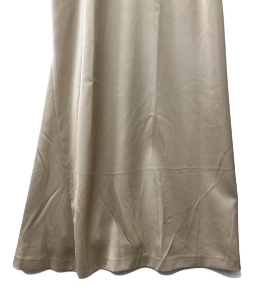 Lily Brown（リリーブラウン）Lily Brown (リリーブラウン) 刺繍チュールサテンワンピース ベージュの古着・服飾アイテム