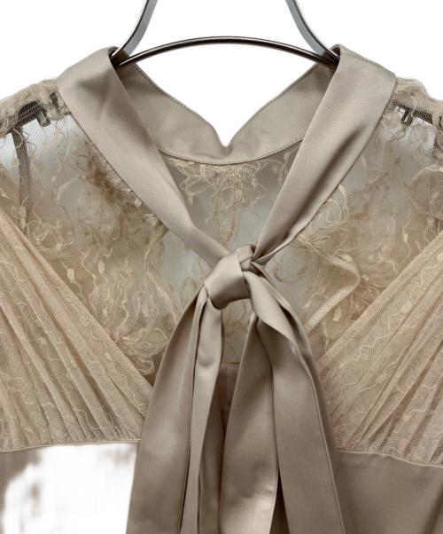 Lily Brown（リリーブラウン）Lily Brown (リリーブラウン) 刺繍チュールサテンワンピース ベージュの古着・服飾アイテム