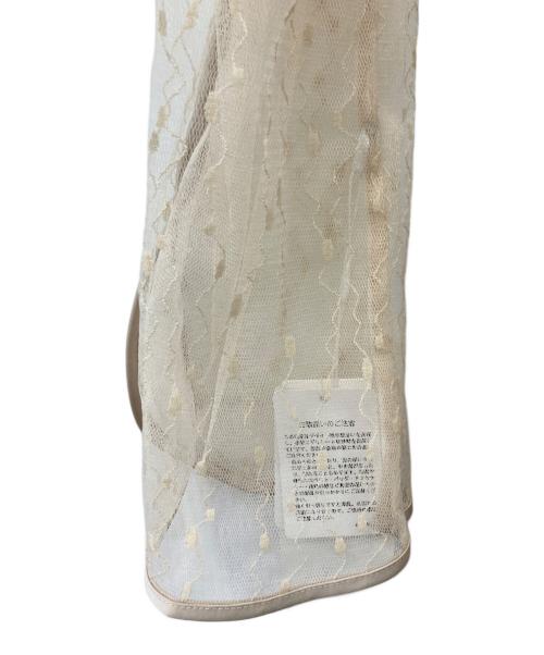 Lily Brown（リリーブラウン）Lily Brown (リリーブラウン) 刺繍チュールサテンワンピース ベージュの古着・服飾アイテム