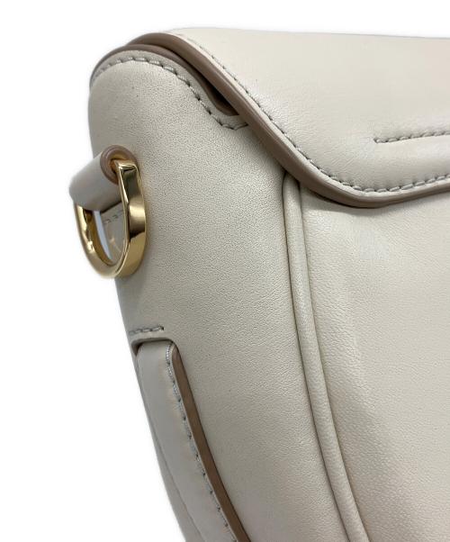 MARC JACOBS（マークジェイコブズ）MARC JACOBS (マークジェイコブズ) THE LEATHER COVERED J MARC SADDLE BAG SMALL アイボリーの古着・服飾アイテム