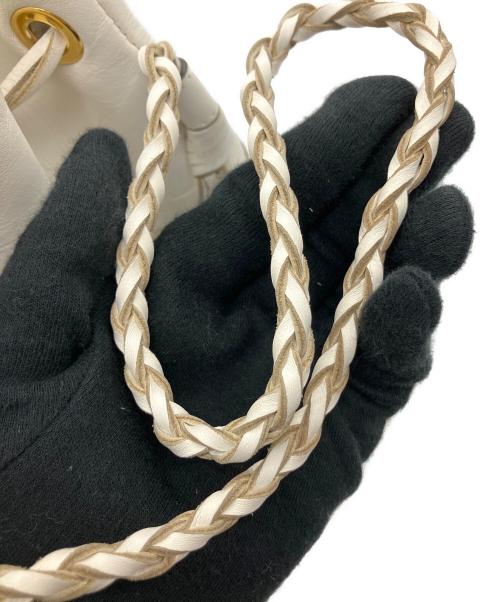 J&M DAVIDSON（ジェイ＆エム デヴィッドソン）J&M DAVIDSON (ジェイ＆エム デヴィッドソン) フリンジショルダーバッグ ホワイトの古着・服飾アイテム