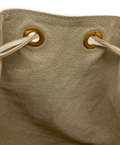 J&M DAVIDSON（ジェイ＆エム デヴィッドソン）J&M DAVIDSON (ジェイ＆エム デヴィッドソン) フリンジショルダーバッグ ホワイトの古着・服飾アイテム