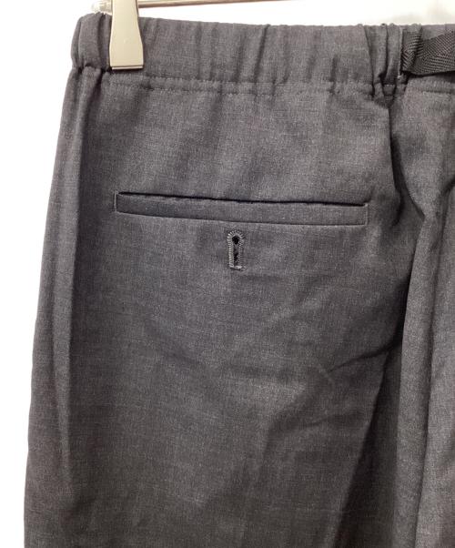 SOPHNET.（ソフネット）SOPHNET. (ソフネット) GRAMICCI (グラミチ) SLIM-FIT EASY SLACKS BY LORO PIANA チャコールグレー サイズ:Mの古着・服飾アイテム