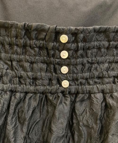 SHIPS（シップス）SHIPS (シップス) フラワー エンボス キャミ ワンピース ブラック サイズ:Freeの古着・服飾アイテム