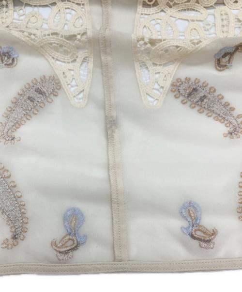 GRACE CONTINENTAL（（グレースコンチネンタル）GRACE CONTINENTAL (（グレースコンチネンタル) ペイズリーレースカーディガン アイボリー サイズ: 36の古着・服飾アイテム