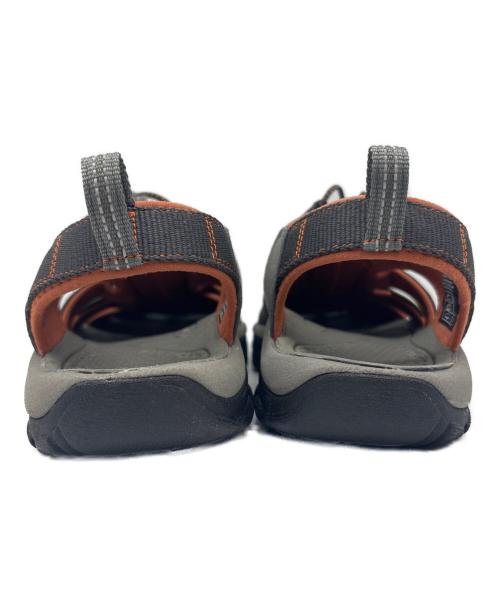 KEEN（キーン）KEEN (キーン) ニューポートサンダル グレー×オレンジ サイズ:27.5の古着・服飾アイテム