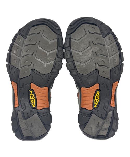 KEEN（キーン）KEEN (キーン) ニューポートサンダル グレー×オレンジ サイズ:27.5の古着・服飾アイテム
