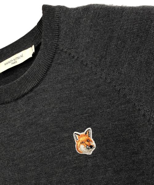 maison kitsune（メゾンキツネ）MAISON KITSUNE (メゾンキツネ) FOX HEAD パッチニットワンピース グレー サイズ:XSの古着・服飾アイテム
