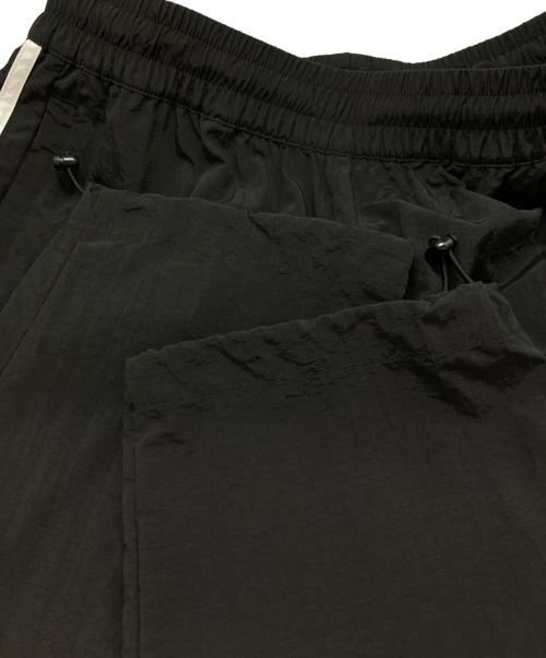 adidas（アディダス）adidas (アディダス) NTS Radio (NTSラジオ) ナイロントラックパンツ ブラック サイズ:XLの古着・服飾アイテム