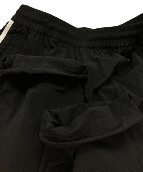 adidas（アディダス）adidas (アディダス) NTS Radio (NTSラジオ) ナイロントラックパンツ ブラック サイズ:XLの古着・服飾アイテム