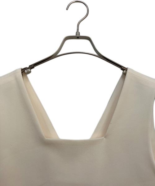 machatt（マチャット）machatt (マチャット) クロップドベスト アイボリー サイズ:Freeの古着・服飾アイテム