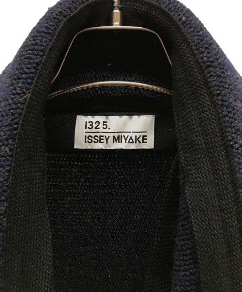 132 5. ISSEY MIYAKE（132 5. イッセイ ミヤケ）132 5. ISSEY MIYAKE (132 5. イッセイ ミヤケ) 変形ウールジャケット ネイビー サイズ:3の古着・服飾アイテム