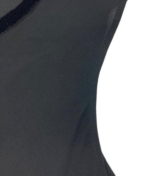 yohji yamamoto+noir（ヨウジヤマモトプリュスノアール）yohji yamamoto+noir (ヨウジヤマモトプリュスノアール) シルクノースリーブブラウス ブラック サイズ:2の古着・服飾アイテム